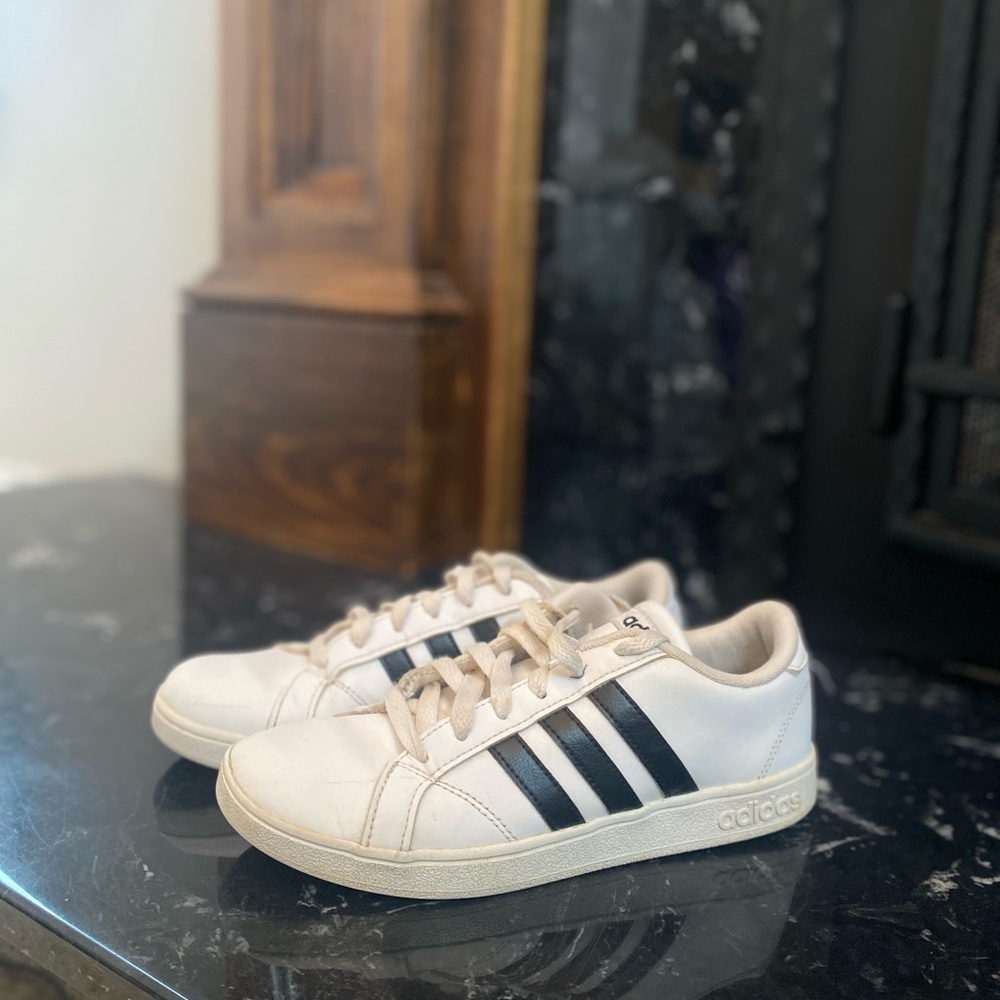 Adidas Grand Court Shoes